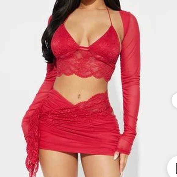 Red 3 piece skirt Fashion Nova  Small but stretchy - Picture 1 of 8